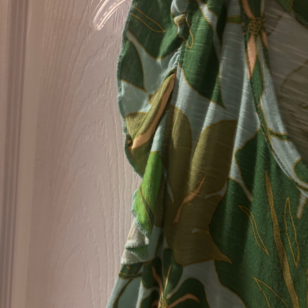 Cha Cha Vente Green Leaf Pattern Top - image 3